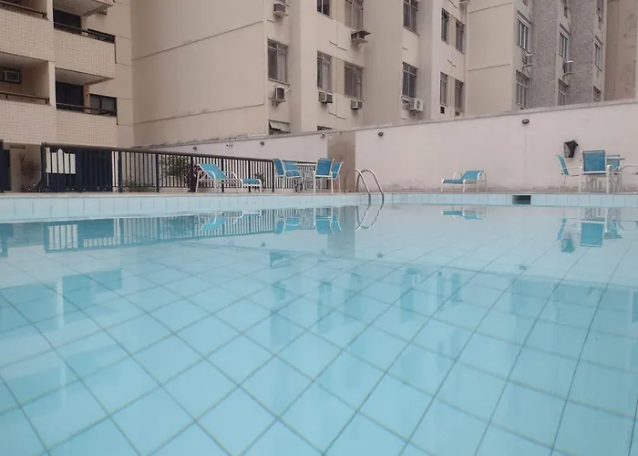 Bom De Mais Fica Aqui Em Copacabana